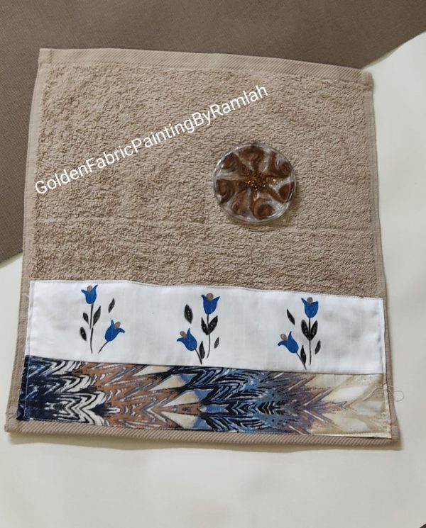 Hnd Towels With Round Style Based Coasters