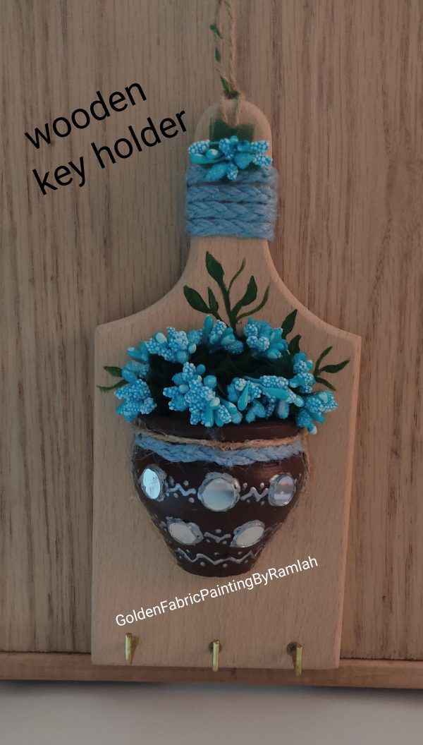 Wooden Keyholders with Matka